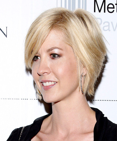 Jenna Elfman Medium Straight   Light Honey Blonde   Hairstyle with Side Swept Bangs - side view