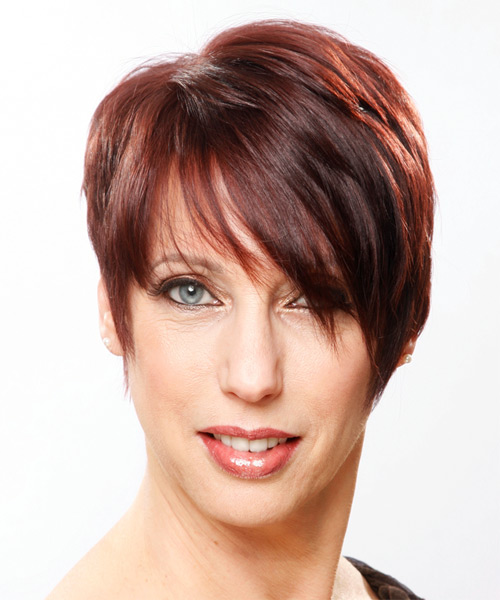 Short Head-Contouring Hairstyle With Soft layers