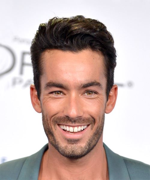 Aaron Diaz Short Straight    Hairstyle 