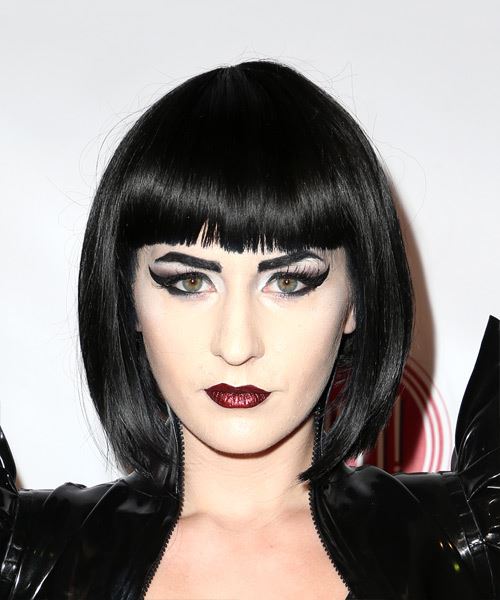 Ashley Joncas Medium Straight  Bob  Haircut with Blunt Cut Bangs