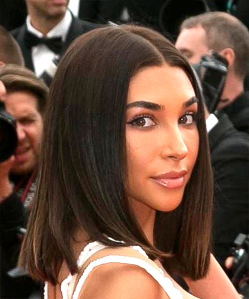 Chantel Jeffries Medium Straight  Bob  Haircut  - side on view