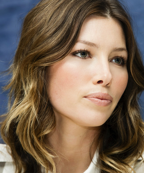 Jessica Biel Long Wavy   Dark Brunette   Hairstyle - side view