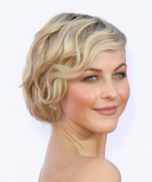 Julianne Hough Short Wavy   Light Blonde   Hairstyle with Side Swept Bangs - side on view