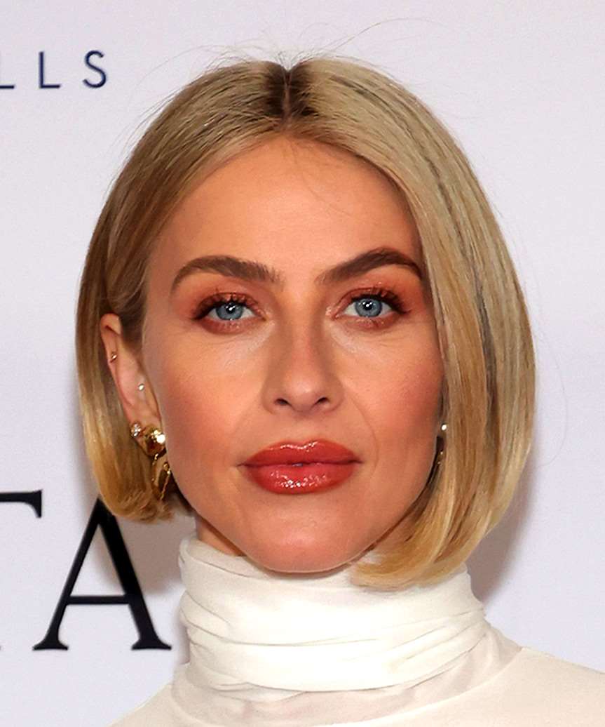 Julianne Hough Medium-Length Bob Haircut