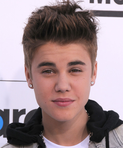 Justin Bieber Short Hairstyle With Textured Top