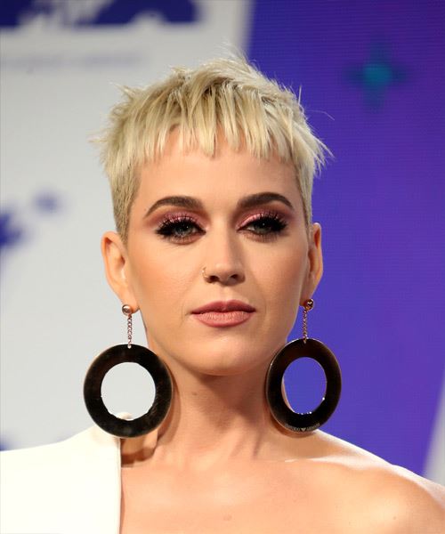 Katy Perry     Light Platinum Blonde Pixie  Haircut with Blunt Cut Bangs