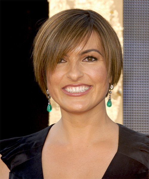 Mariska Hargitay Short Straight    Chestnut Brunette Bob  Haircut with Side Swept Bangs
