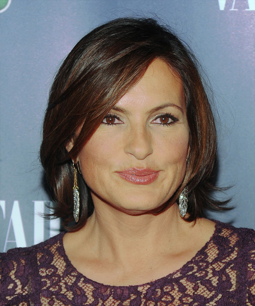 Mariska Hargitay Short Straight     Hairstyle with Side Swept Bangs - side view
