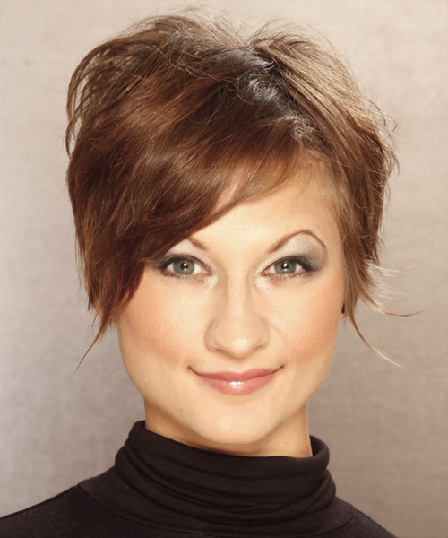 Short And Elegant Wispy Brunette Hairstyle