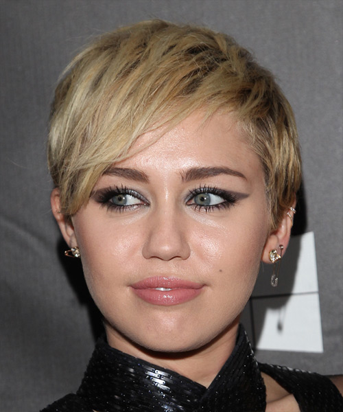 Miley Cyrus Short And Simple Casual Hairstyle