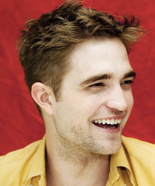 Robert Pattinson Short Straight   Light Caramel Brunette   Hairstyle - side view