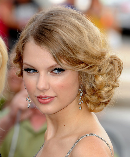 Taylor Swift Elegant Side-Pinned Upstyle With Side Part - side on view