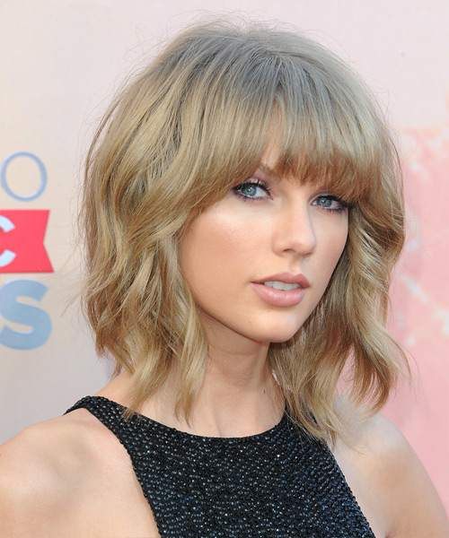 Taylor Swift Medium-Length Seventies Shag Hairstyle - side view